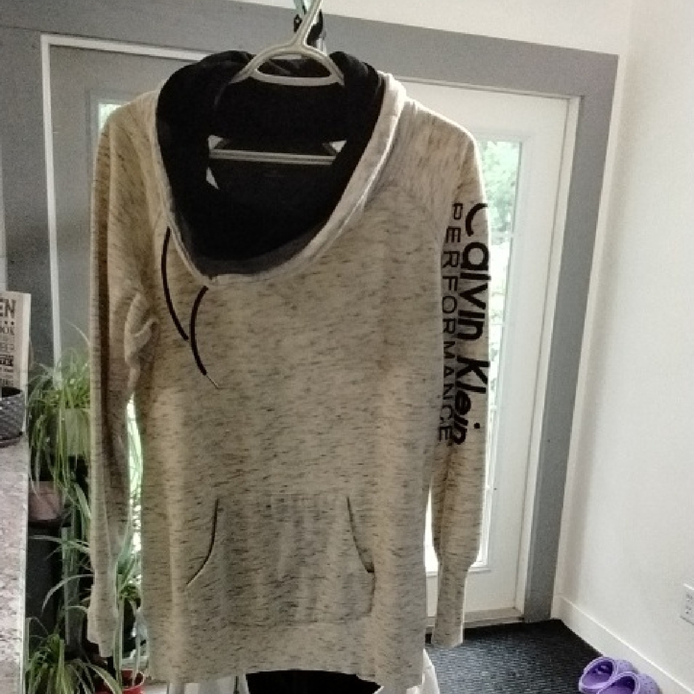 Calvin Klein Women's Cream and Black Cowl Neck Sweater